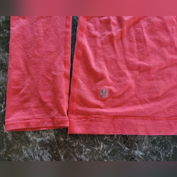 Lululemon Size 4 Swiftly-Tech Long Sleeve Athletic Top In Red - Picture 3 of 3